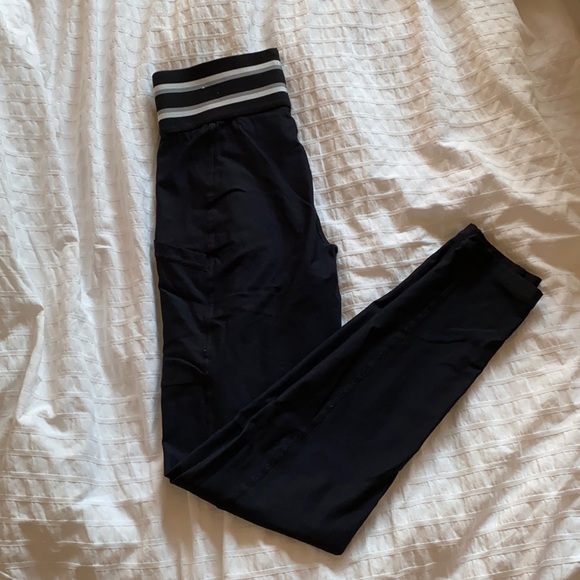 Aerie pocket leggings - Picture 2 of 6